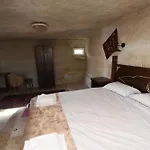 Peri Cave Hotel *