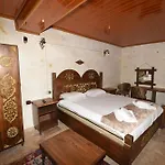 Peri Cave Hotel *